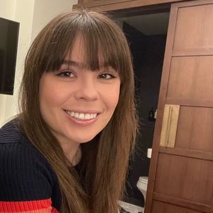 Meet your Posher, Evelia